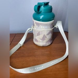 HydroJug Pro 73oz Insulated
Sleeve With Strap